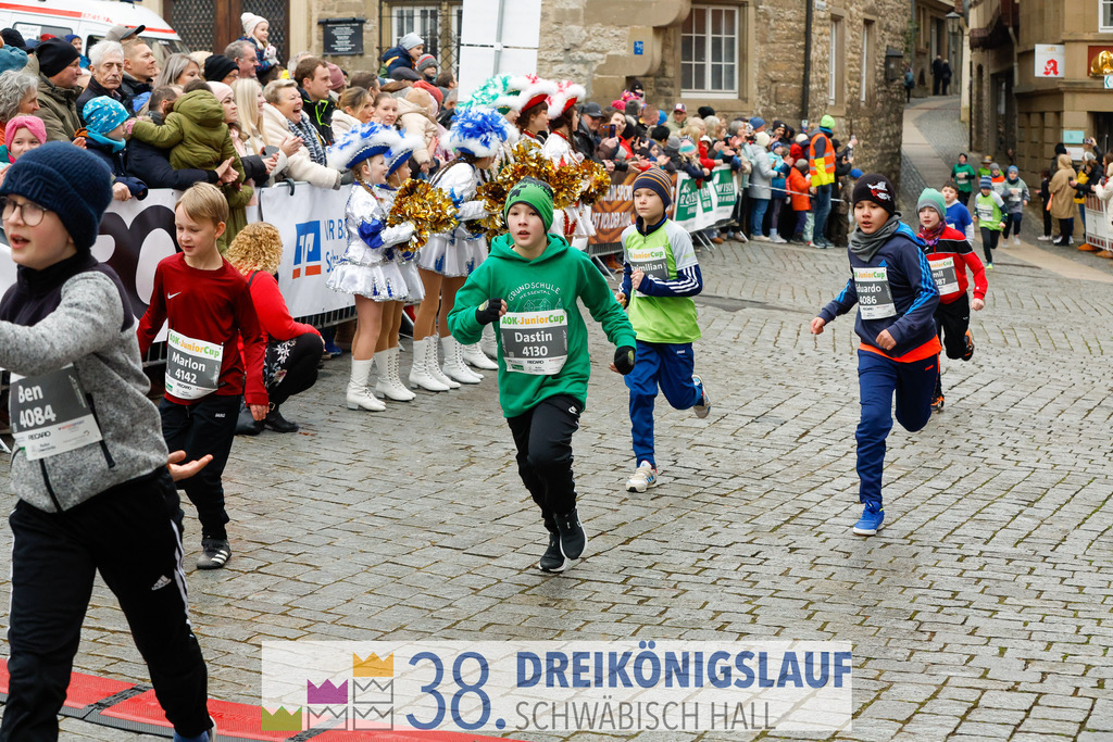 400m AOK Junior Cup | 3 Koenigslauf 2024 400m AOK Junior Cup - Realisiert mit Pictrs.com