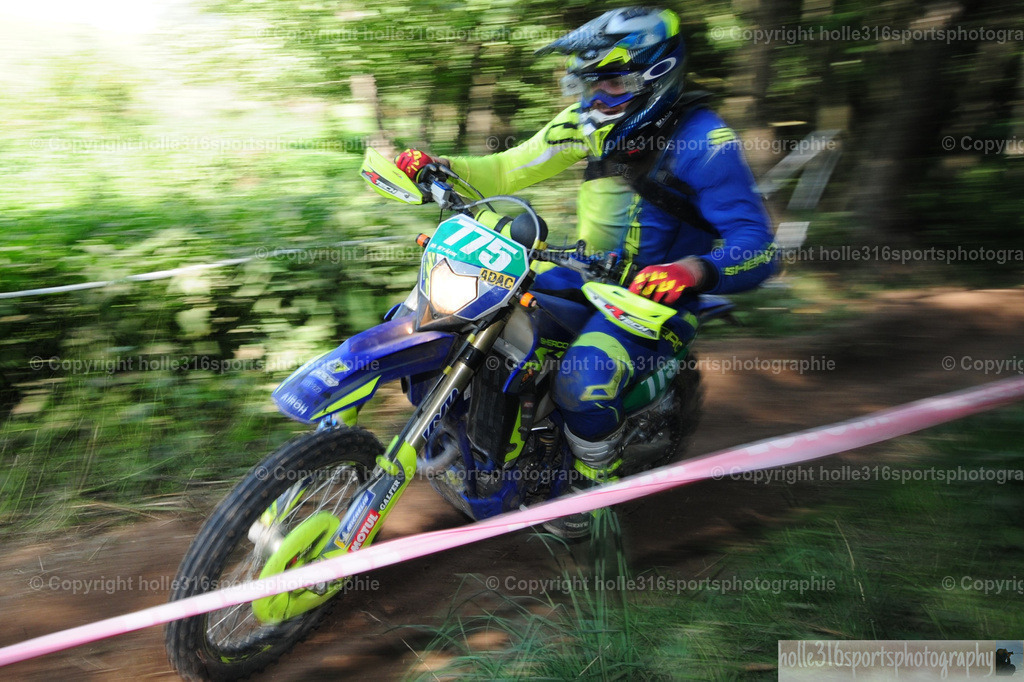 DSC_5600 | Sportfotografie , Motorsport, Motoross, Reitsport, Mointainbike, Enduro,
Landschaft , Outdoor, Eventfotografie, Landschaft, Bilder online bestellen - Realisiert mit Pictrs.com