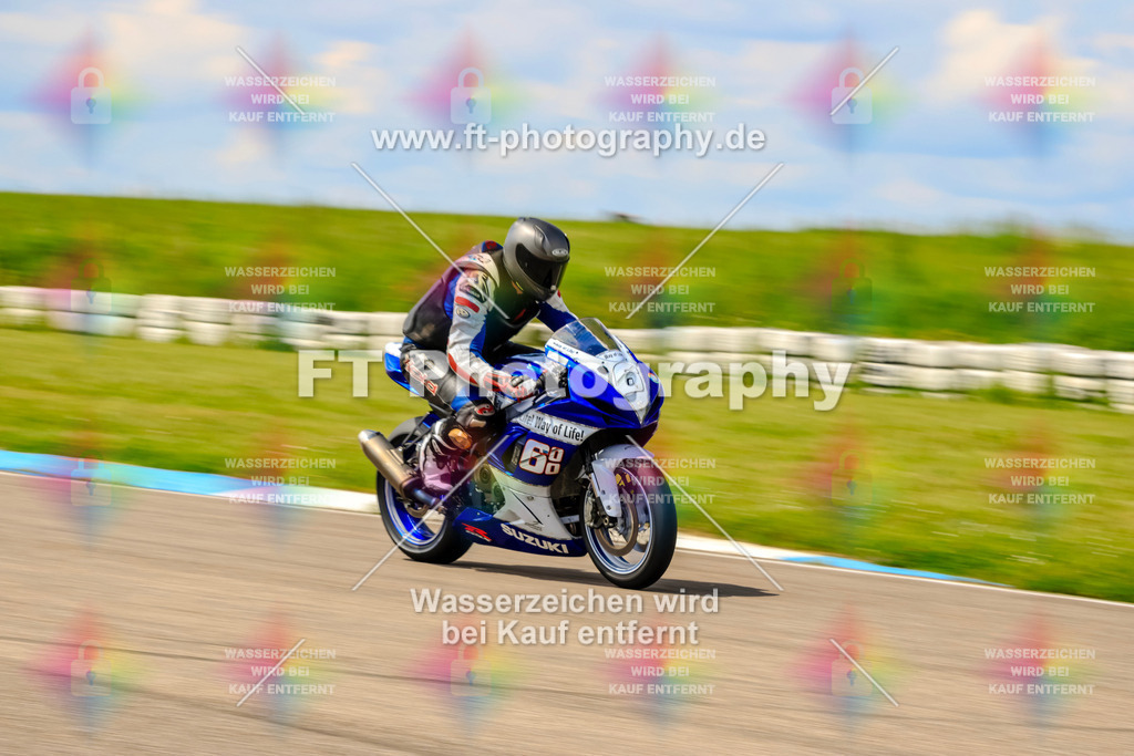 MotoTeam-0605 | Hier findet Ihr Bilder von Touristenfahrten auf der Nürburgring Nordschleife oder von anderen Veranstaltungen die ich besucht habe. Viel Spass beim Durch Schauen 