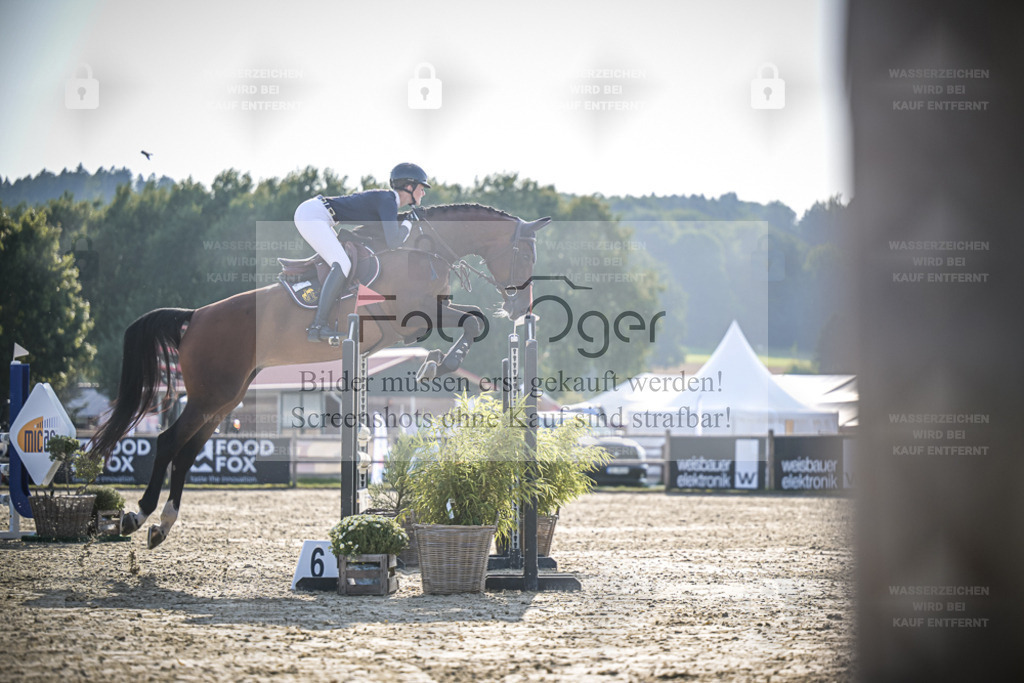 DOS_1530 | Entdecke hochwertige Reitturnierfotos von Foto Oger. Professionell, emotional und authentisch – jetzt Lieblingsmomente im Shop bestellen. - Realisiert mit Pictrs.com