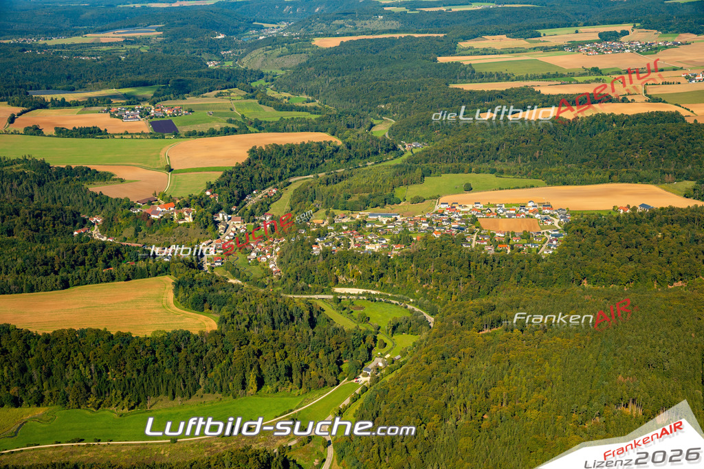 Das Luftbild zeigt : Hexenagger Altmannstein - Die Luftaufnahme wurde 2023 vom UL-Flugzeug aus erstellt ( keine Drohne ) - Hochauflösende Luftaufnahme - Für grossformatige Ausdrucke geeignet. Die Geschenkidee !Mit Lizenz und Bildrechte bestellbar