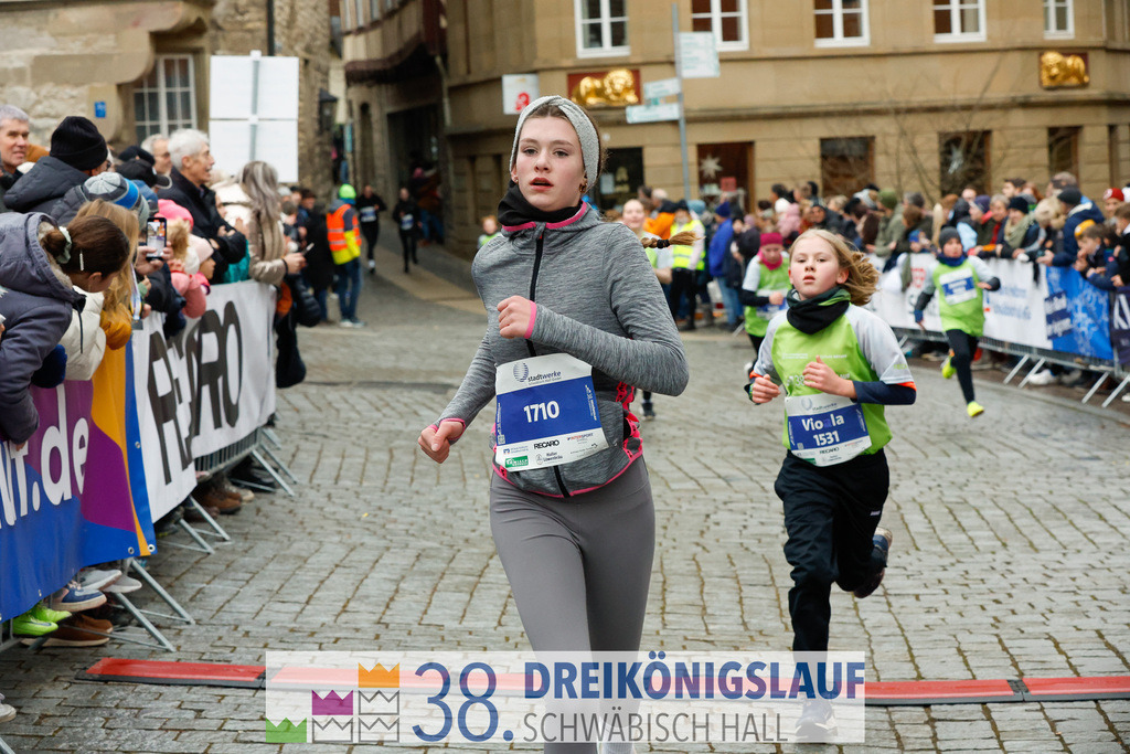 1700m Stadtwerke Jugendlauf | 3 Koenigslauf 2024 1700m Stadtwerke Jugendlauf - Realisiert mit Pictrs.com