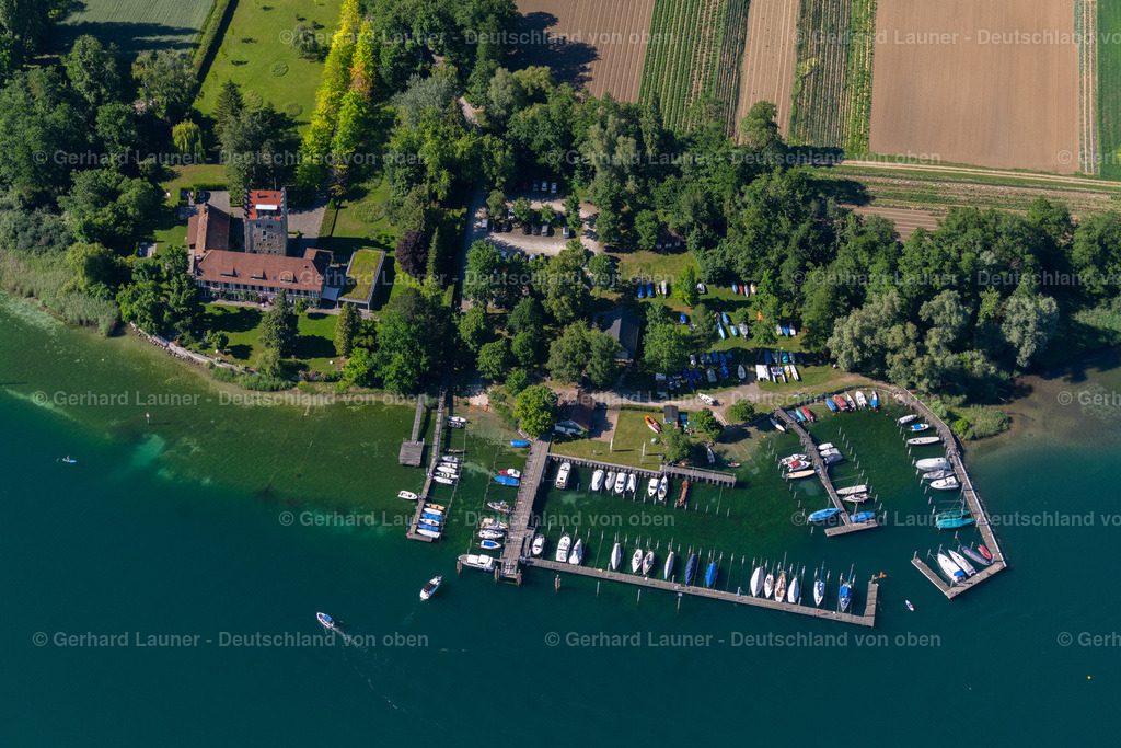 4032294 | ÖHNINGEN 12.06.2020 Luxus- Villa - Einfamilienhaus Jacques Schiesser Haus am Obersee in Öhningen im Bundesland Baden-Württemberg, Deutschland. // Luxury residential villa of single-family settlement Jacques Schiesser Haus on Obersee in Oehningen in the state Baden-Wuerttemberg, Germany. Foto: Gerhard Launer