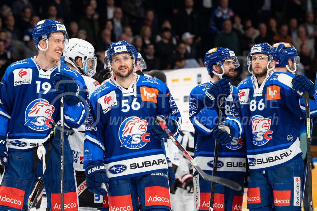 Swiss National League: Semifinals Game 4: ZSC Lions - Fribourg-Gotteron | 14.04.2022, Zürich, Hallenstadion, Swiss National League: Semifinals Game 4: ZSC Lions - Fribourg-Gotteron, #19 Reto Schäppi (ZSC), #19 Reto Schäppi (ZSC) und #86 Dario Trutmann (ZSC). - Realisiert mit Pictrs.com