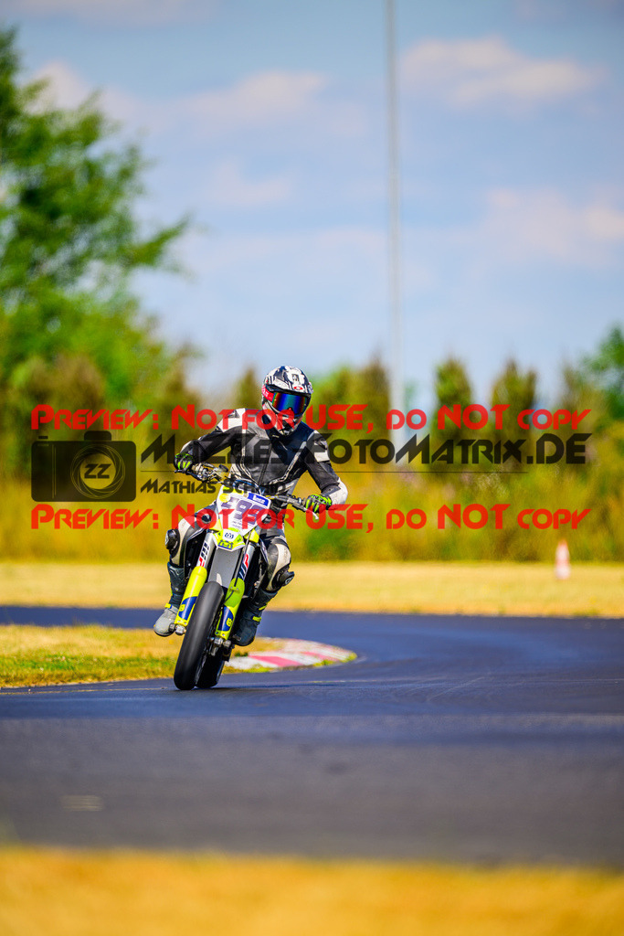 MaZZes_Fotomatrix_20250704_6007705_5449 | GELB