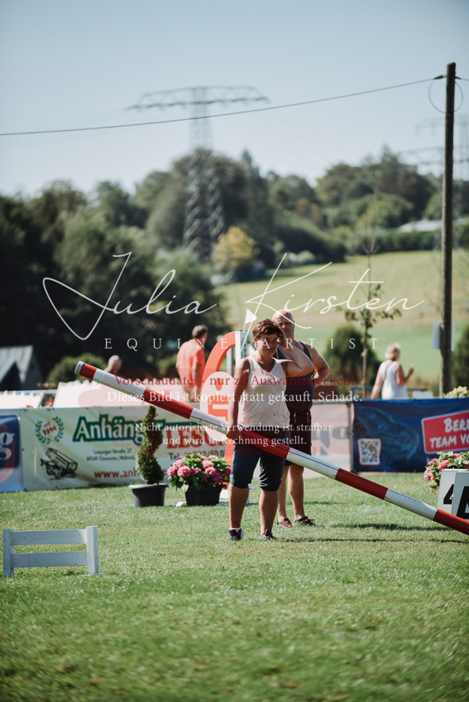 DSC_3326 | Pferde- und Turnierfotografie in Westsachsen. Pferdeportraits, Auftragszeichnungen und intuitive Kunst.