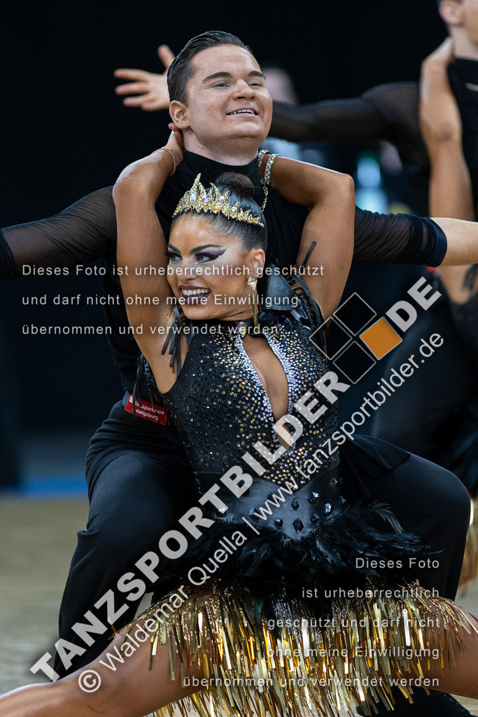 20230225-13554 | Hier finden Sie Tanz Bilder vom Latein und Standard Formationen tanzen. Sportbilder vom Tanzsport. Schöne Fotos und von Weltmeisterschaft, Europameisterschaft, Bundesliga, Regionalliga, Oberliga und Landesliga sowie von GOC Stuttgart, DanceComp, WM Bremen