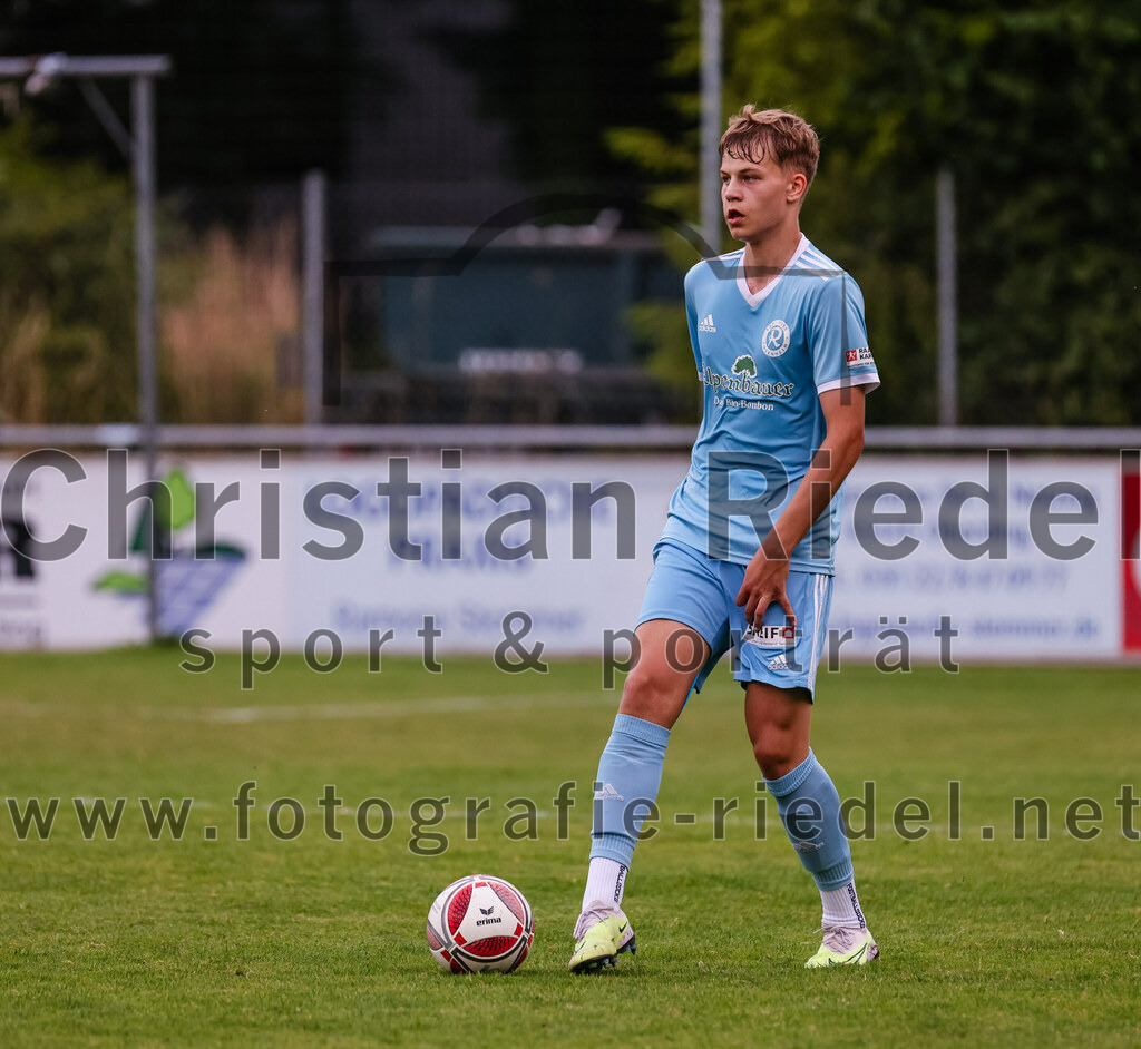 2023-07-28_094_FC_Schwaig_gegen_TSV_1860_Rosenheim | Oberding, Deutschland, 28.07.2023:
Fußball, Landesliga Südost 2023 / 2024, 3. Spieltag, FC Schwaig gegen TSV 1860 Rosenheim, Endergebnis: 1:1

Marcel Martens (TSV 1860 Rosenheim, #22)

Foto: Christian Riedel / fotografie-riedel.net