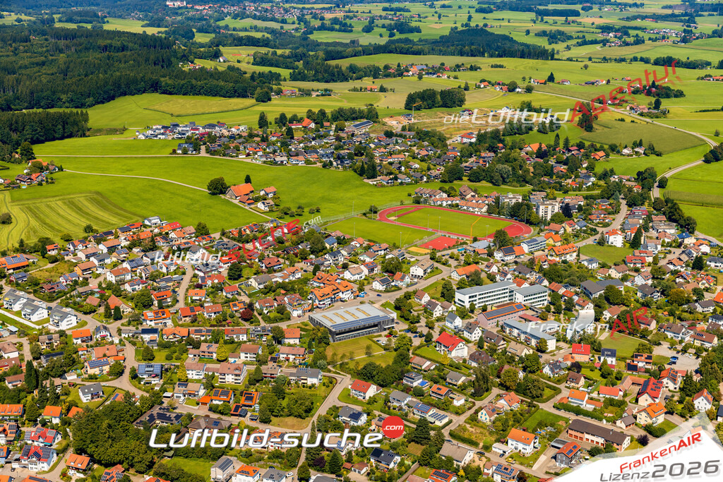 Luftaufnahme der Stadt Vogt - Die Luftaufnahme wurde 2025 vom UL-Flugzeug heraus erstellt ( keine Drohne ) - Hochauflösende Luftaufnahme - für professionelle Ausdrucke geeignet. Die Geschenkidee !Mit Lizenz und Bildrechte bestellbar