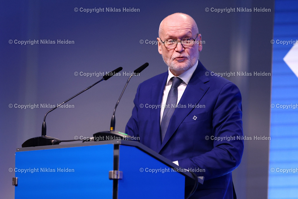 NH_HamburgerSV_Mitgliederversammlung_18022026 | Michael Papenfuß (Schatzmeister und Vizepräsident, Hamburger SV e.V.)News I Hamburger SV I Mitgliederversammlung für das Geschäftsjahr 2024/25 I 18.02.2026 I HSV-Zentrum am Volkspark