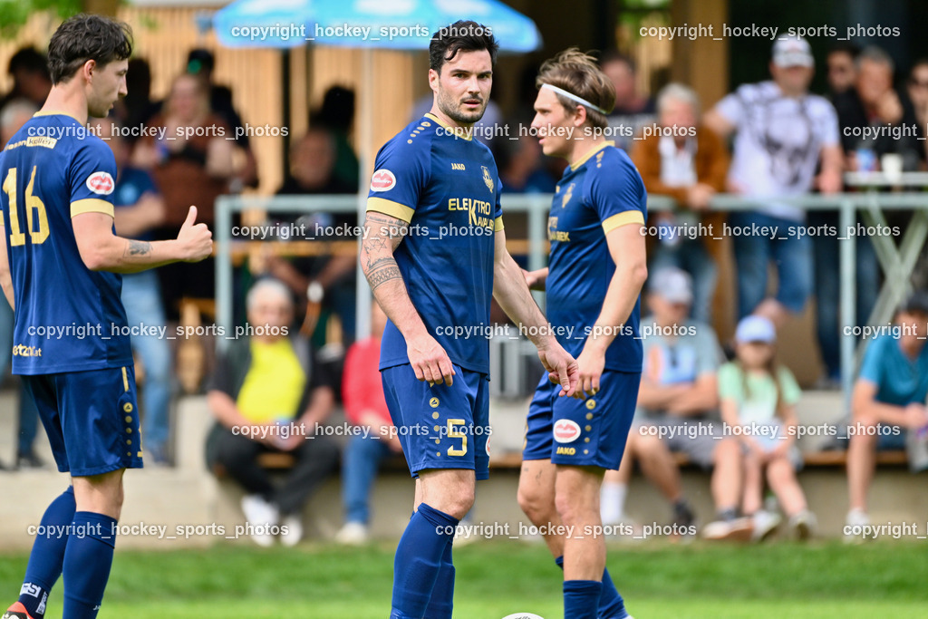 ATUS Velden vs. SV Dellach Gail | #16 Luka Caculovic ATUS Velden, #5 Roland Putsche ATUS Velden, #10 Lukas Lausegger ATUS Velden, ATUS Velden vs. SV Dellach Gail, ATUS Velden vs. SV Dellach Gail am 03.05.2025 in Velden (Wald Arena Velden), Austria, (Photo by Bernd Stefan)