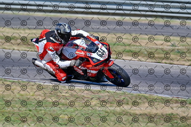 26bt04-0033 | markuskiefer.com - Realisiert mit Pictrs.com
