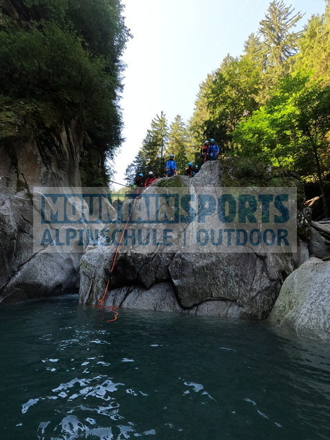 GOPR5357 | Bestelle die Bilder deines Berg- oder Wasser-Abenteuers mit Mountain Sports bequem von zu Hause aus direkt über unseren Online Fotoshop von pictrs.com. - Realisiert mit Pictrs.com