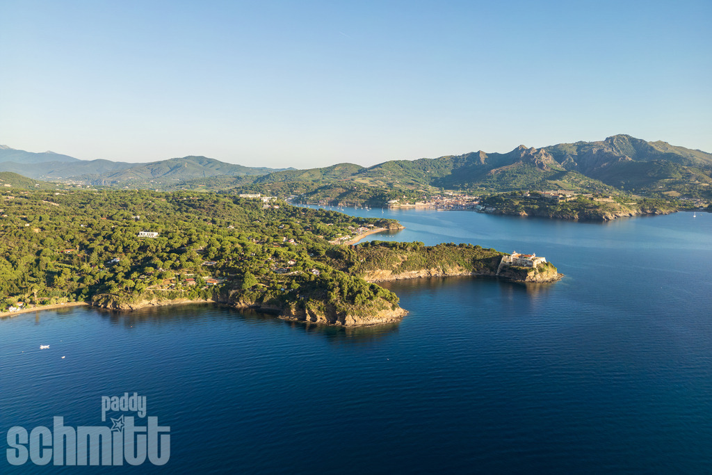 PS-Elba-2026-09 | Entdecke die größte Bildgalerie der Region mit Fotografien aus dem Allgäu, der Bodenseeregion, Oberschwaben, dem Donautal und der Schwäbischen Alb. Landschaften, Luftaufnahmen und Reisefotografie als Wandbild und Fotokunst. - Realisiert mit Pictrs.com