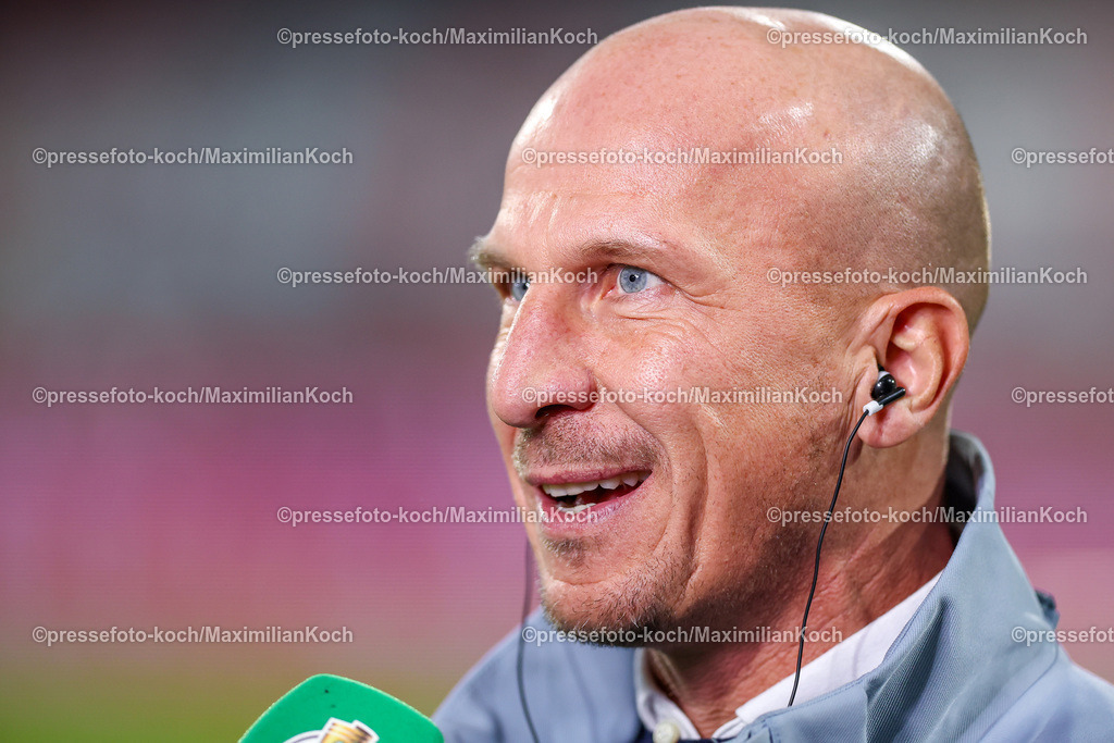 1FC04122401011 | 04.12.2024, Fußball, 1. FC Köln - Hertha BSC, Achtelfinale DFB-Pokal, RheinEnergieSTADION, Saison 2024 2025: Trainer Gerhard Struber (Cheftrainer 1.FC Köln) DFB regulations prohibit any use of photographs as image sequences and or quasi-video.