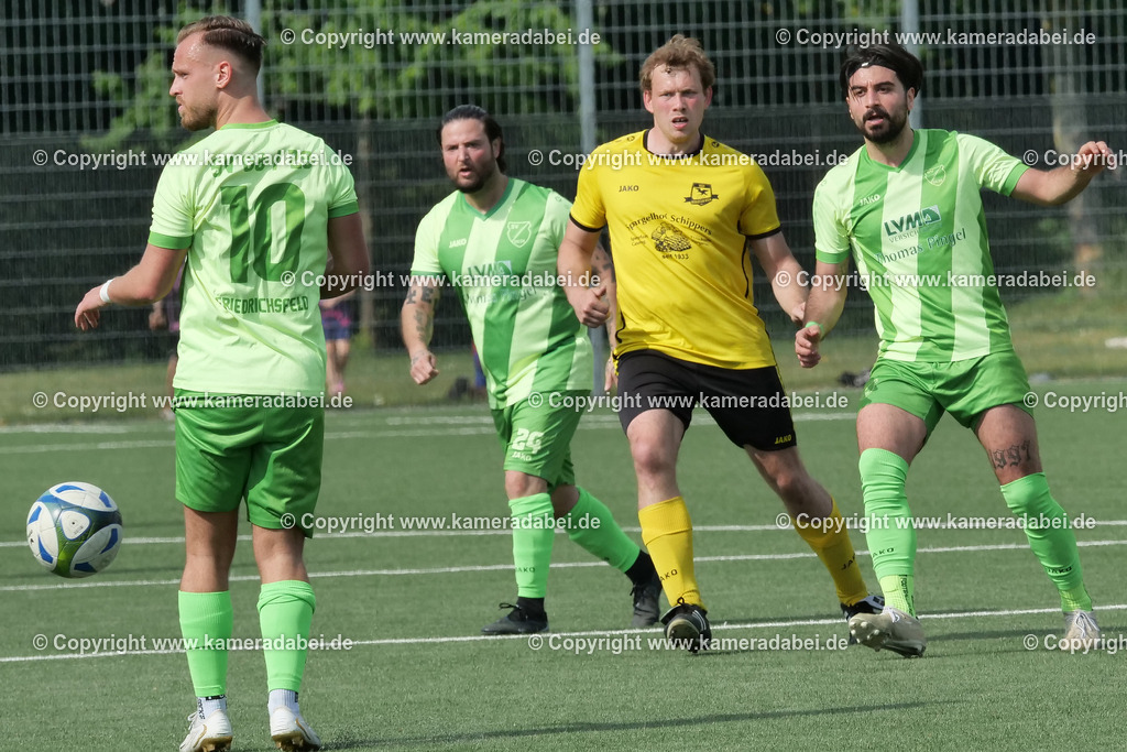 Fußball : Bezirksliga : SV 08/29 Friedrichsfeld - Borusia Veen am 10.05.2026 in Voerde Friedrichsfeld | Fußball : Bezirksliga : SV 08/29 Friedrichsfeld - Borusia Veen am 10.05.2026 in Voerde Friedrichsfeld - Realisiert mit Pictrs.com