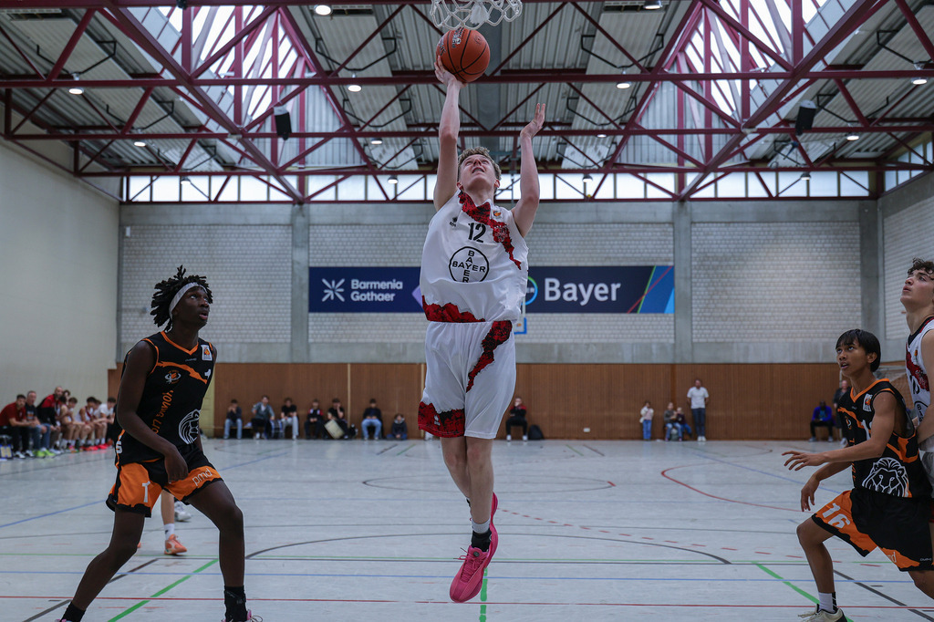 JBBL BAYER GIANTS vs Young Lions Wuppertal-85 | Fotos von Basketballspielen aus dem Raum NRW fotografiert von Gero Mueller-Laschet und Daniel Schaefer - Realisiert mit Pictrs.com