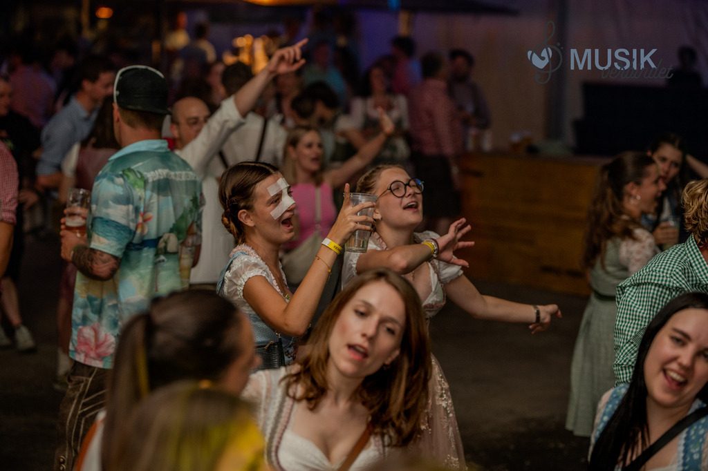 DSC_3550 | "Fussifoto.com – Ihr Ansprechpartner für hochwertige Fotografie! Entdecken Sie kreative Bilder und professionelle Dienstleistungen. Kontaktieren Sie uns für Ihre Projekte!"