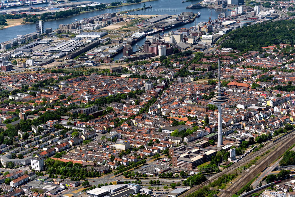 4029255 | BREMEN 01.06.2020 Fernmeldeturm - Fernsehturm im Stadtteil Walle im Norden von Bremen. // Television Tower in the Walle part in the North of Bremen in Germany. Foto: Gerhard Launer