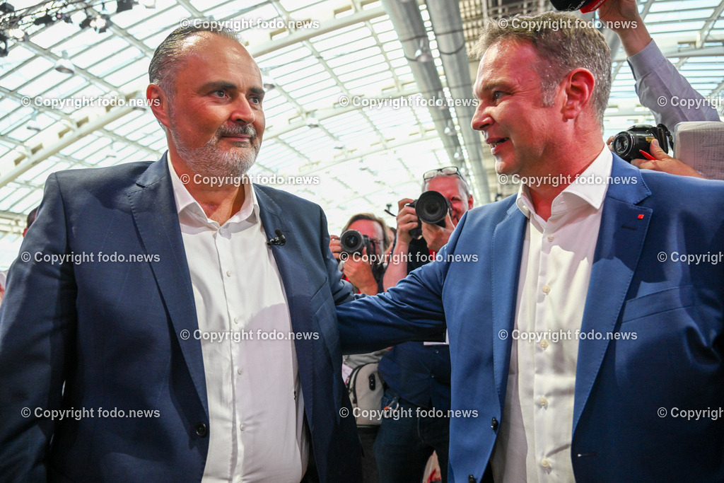 Bundesparteitag SPOE in Linz Design Center_ 03.06.2023-129 | 03.06.2023, Linz, AUT, Bundesparteitag SPOE in Linz Design Center, im Bild Hans-Peter Doskozil (SP, LH Burgenland), Andi Babler (SP, Bgm. Traiskirchen)