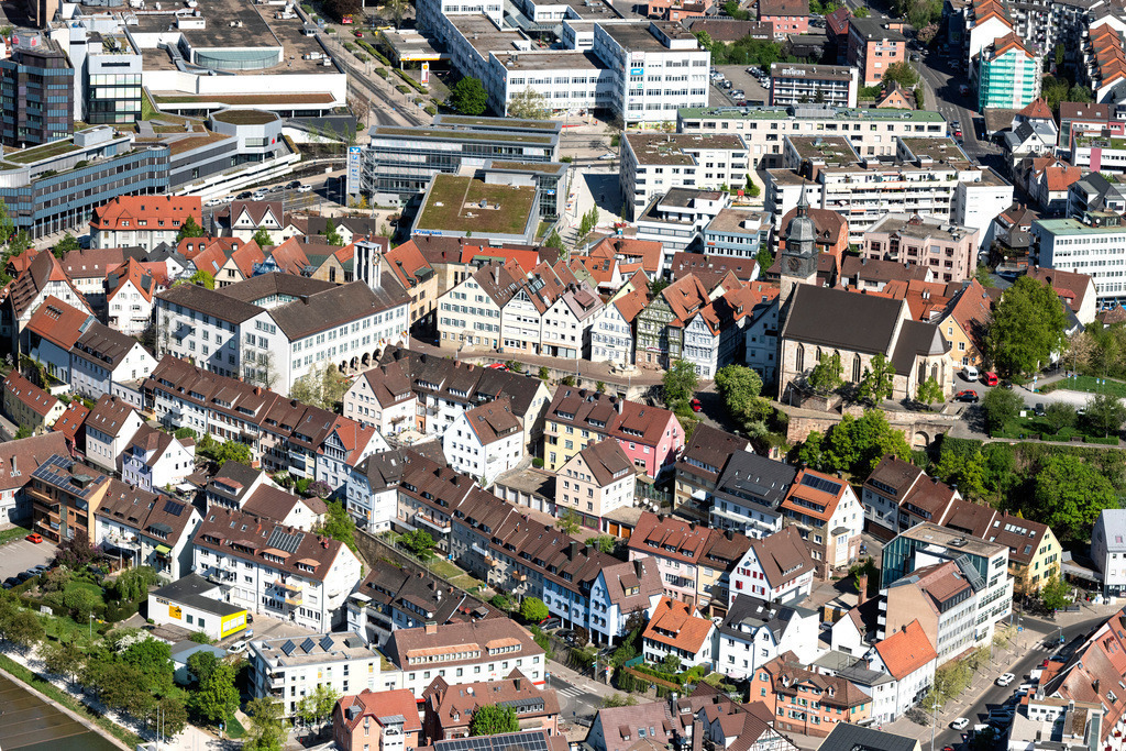 dr__0051078.jpg | BöBLINGEN 22.04.2020 Stadtansicht des Innenstadtbereiches mit Marktplatz und Stadtverwaltung in Böblingen im Bundesland Baden-Württemberg, Deutschland. // City view on down town with Marktplatz and Stadtverwaltung in Boeblingen in the state Baden-Wuerttemberg, Germany. Foto: Daniel Reiter
