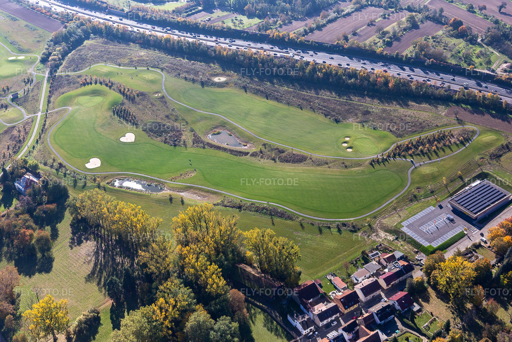 Luftbild: Gelände des Golfplatz Golfpark Karlsruhe GOLF absolute im Ortsteil Hohenwettersbach in Karlsruhe im Bundesland Baden-Württemberg in Deutschland. Foto: IMG_129887.jpg vom 24.10.2021 durch Werner Riehm/FLY-FOTO.de