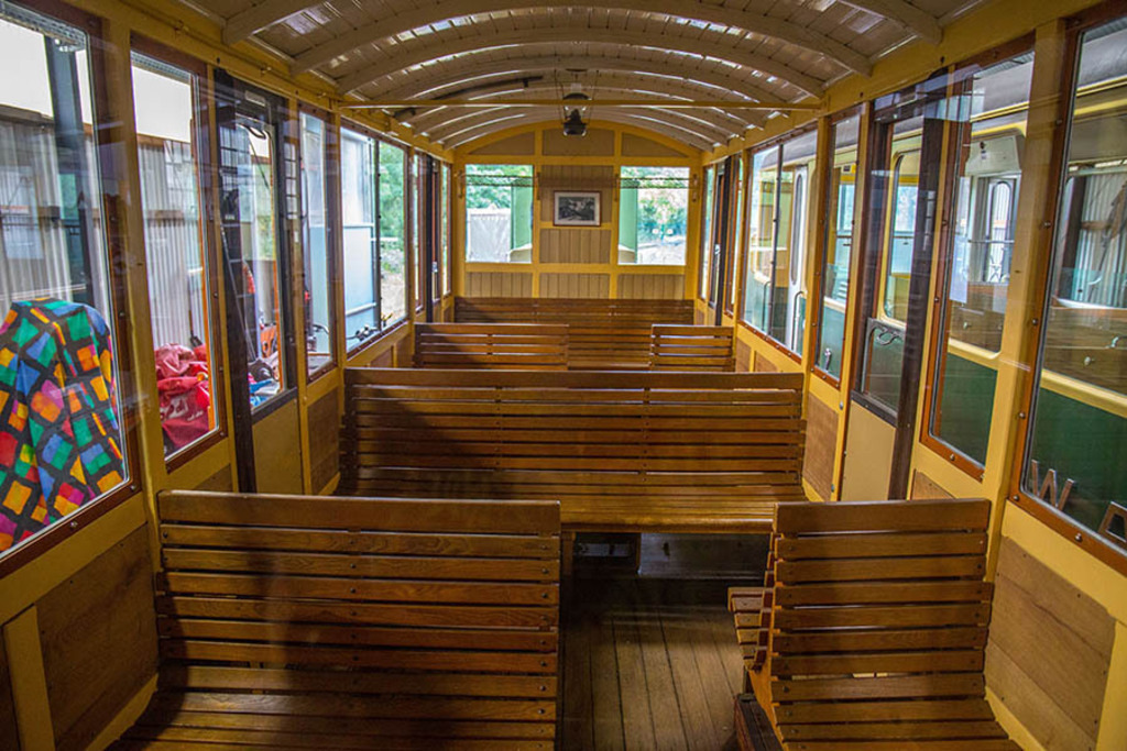 Museumsfeldbahn Lindenau | Entdecke über 20 Kategorien Leipzig-Motive: Foto-Downloads, hochwertige Poster, Leinwand- & Fine-Art-Prints. Jetzt Lieblingsfoto im Bildlexikon Leipzig Shop bestellen!