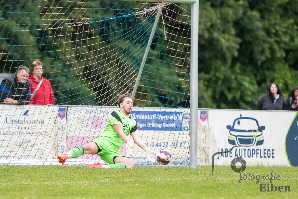 1. FC Ohmstede-SVE Wiefelstede | Herren Kreispokalfinale Jade-Weser-Hunte; 1.FC Ohmestede (gelb) - SVE Wiefelstede (weiß) am 16.06.2024; in Obenstrohe (Plaggenkrugstraße), Photo: Philip Eiben 2024 - Realisiert mit Pictrs.com