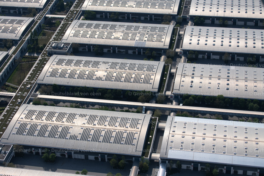 4025140 | Dächer der Messehallen in Trudering-Riem, München