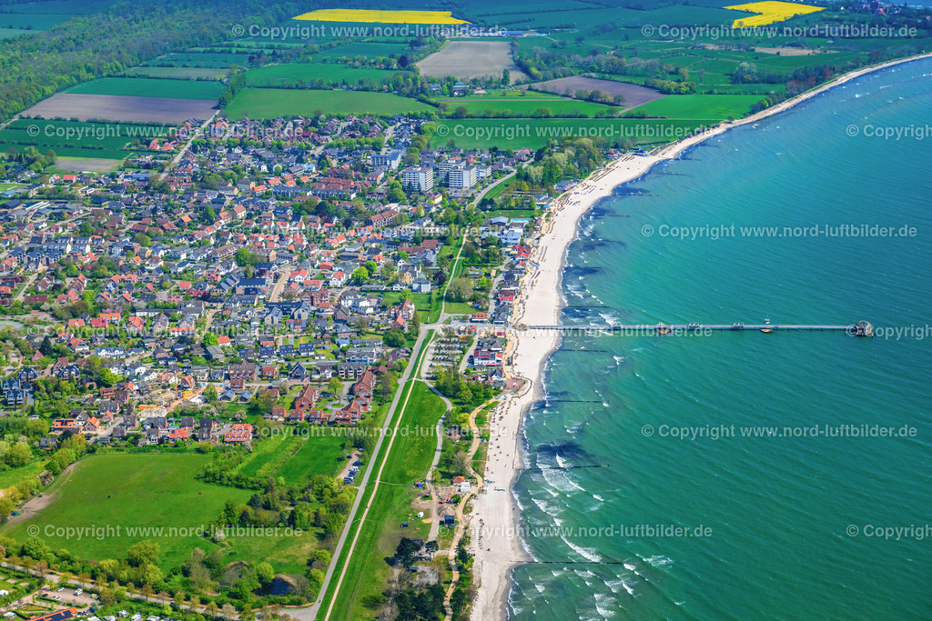 Kellenhusen_ELS_5463010524 | KELLENHUSEN 01.05.2024 Ortsansicht an der Meeres-Küste der Ostsee in Kellenhusen im Bundesland Schleswig-Holstein. Weiterführende Informationen bei: Ostseebad Kellenhusen. // Townscape on the seacoast of Baltic Sea in Kellenhusen in the state Schleswig-Holstein. Further information at: Ostseebad Kellenhusen. Foto: Martin Elsen