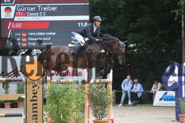 Ichenheim_2024_Prfg.Nr01_Springprfg_Kl.S_m.St._Günter Treiber_Cassis S 3 (13) | Alle Fotos der Reiterjournal Fotografin Doris Matthaes im Reiterjournal Online-Fotoshop. - Realisiert mit Pictrs.com