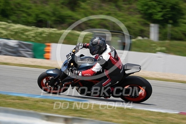 2024_05_04_PBK_25389 | Sportfotografie; SlowMotion; Video; Rennstrecke; Hafeneger; Speer; Racing; RSE; BMW; CBO; Trackday; Motorsportarena; Hockenheimring; Brno; Most; Barcelona; Valencia