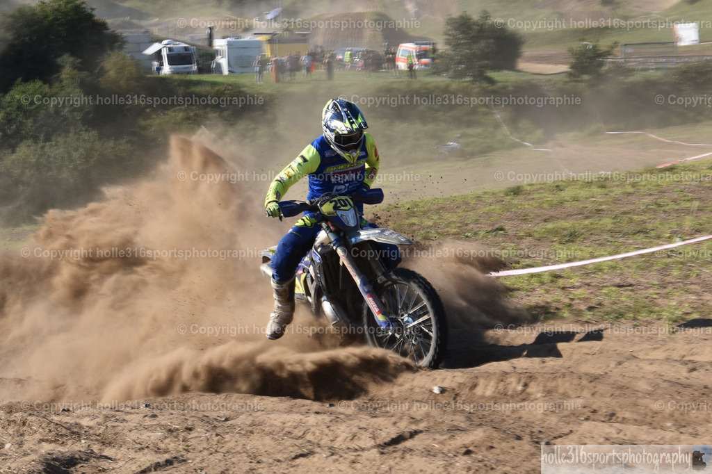 DSC_0323 | Sportfotografie , Motorsport, Motoross, Reitsport, Mointainbike, Enduro,
Landschaft , Outdoor, Eventfotografie, Landschaft, Bilder online bestellen - Realisiert mit Pictrs.com