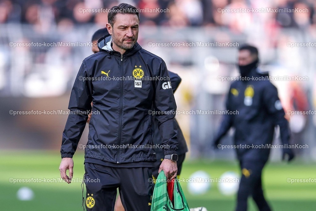 BVB08022502156 | 08.02.2025, Fußball, Borussia Dortmund - VfB Stuttgart, 1. Fußball Bundesliga, 21. Spieltag, Signal Iduna Park, Saison 2024 2025: Robert Kovac (Co-Trainer BVB) beim Training Aufwärmtraining vor dem SpielDFB regulations prohibit any use of photographs as image sequences and or quasi-video.
