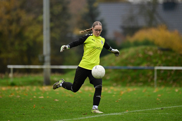 Fußball I Juniorinnen I Saison 2025-2026 I Niedersachsenpokal I Viertelfinale I JFV A-O-B-H-H - FC Rosengarten I 33829 | Der Sportfotograf. - Realisiert mit Pictrs.com