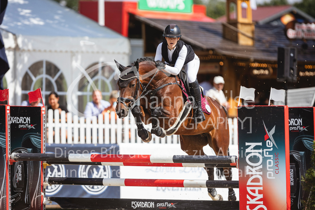 240711_BHO_L-Stil-2-545 | Deine schönsten Turniermomente als professionelle Fotos! Entdecke hochwertige Pferdesport-Fotografie im Online-Shop. Jetzt Fotos finden & bestellen!