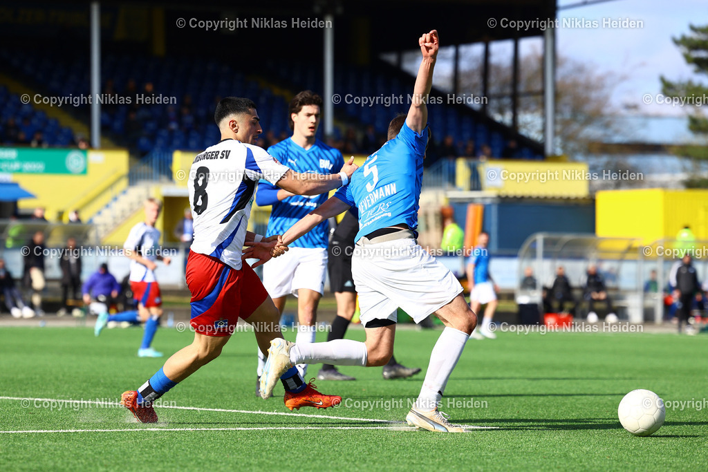NH_HamburgerSVU21_BWLohne_RegionalligaNord_15032025 | #8 Milad Nejad (Hamburger SV U21), #5 Felix Övermann (BW Lohne)Fußball I Herren I Regionalliga Nord I Saison 2024-2025 I 26. Spieltag I Hamburger SV U21 - BW Lohne I 15.03.2025 I Stadion Hoheluft