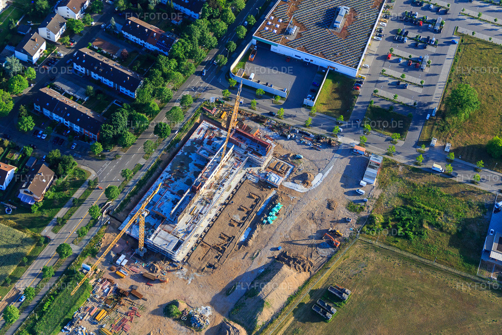 Luftbild: Neubau des Autohaus Geisser GmbH - Volvo im Ortsteil Knielingen in Karlsruhe im Bundesland Baden-Württemberg in Deutschland. Foto: IMG_080823.jpg vom 13.06.2015 durch Werner Riehm/FLY-FOTO.deAutohausgruppe Geisser