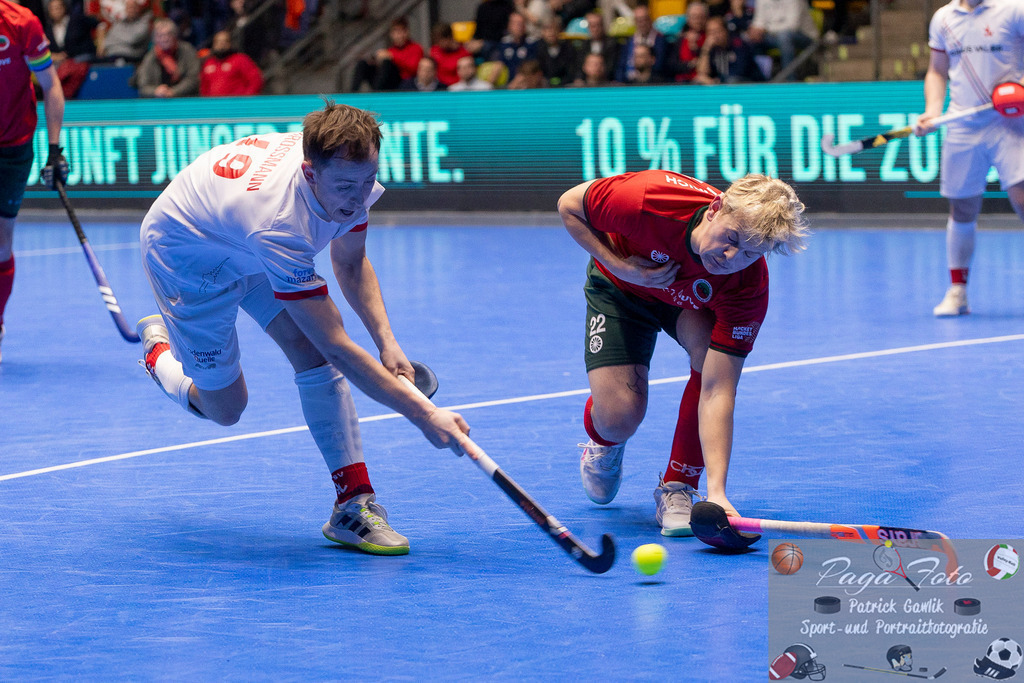 Volvo E.R.B. Final 4 Halbfinale Männer: TSV Mannheim Hockey - Crefelder HTC, 25.01.2025 | Luca Großmann / Grossmann (TSV Mannheim #19) &amp; Finn Langheinrich (Crefelder HTC #22), TSV Mannheim Hockey - Crefelder HTC, Frankfurt, Süwag Arena, 25.1.2025 - Realisiert mit Pictrs.com