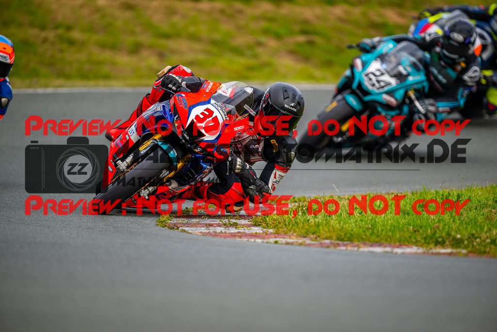 MaZZes_FotoMatrix_240726_6007705_8383 | STK