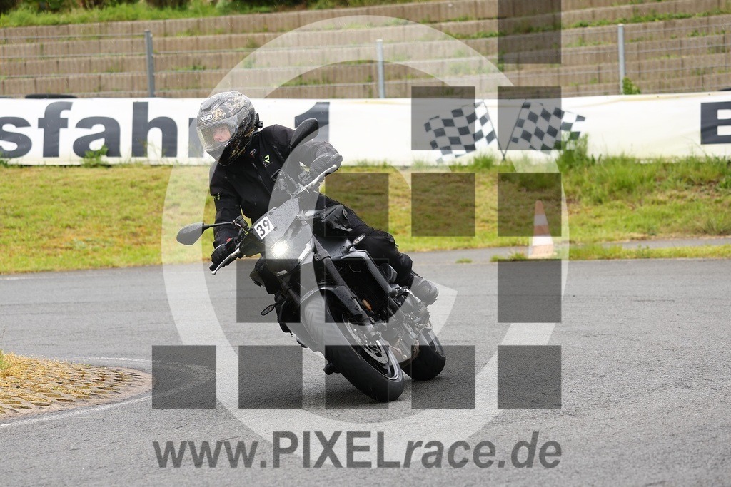0039-20260512_01408 | Schöne Erinnerungen an spannende Momente - das festzuhalten ist unser Job. PIXELrace.de ist seit 2003 auf den Rennstrecken Europas unterwegs um die Action draußen beim Fahren und die wunderbare Stimmung imm Fahrerlager für euch einzufangen.