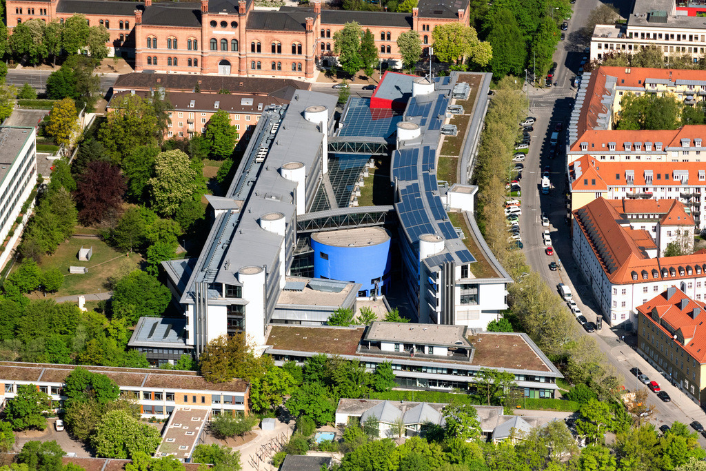 dr__0051797.jpg | MüNCHEN 23.04.2020 Gebäudekomplex der Hochschule München an der Lothstraße im Ortsteil Maxvorstadt in München im Bundesland Bayern, Deutschland. Weiterführende Informationen bei: Hochschule für angewandte Wissenschaften München. // Building complex of the university Muenchen on Lothstrasse in the district Maxvorstadt in Munich in the state Bavaria, Germany. Further information at: Hochschule fuer angewandte Wissenschaften Muenchen. Foto: Daniel Reiter