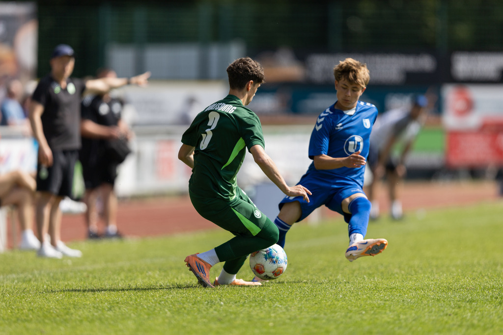 Fußball I Männer I 40. Pfingscup Hollage I 13025 | realhellocedii - Realisiert mit Pictrs.com