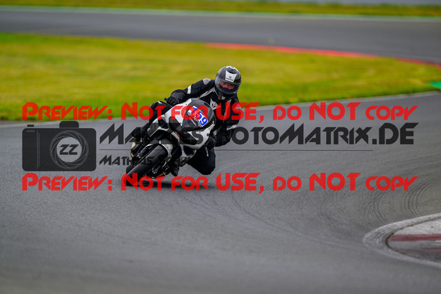 MaZZes_FotoMatrix_240724_6007705_7719 | BLAU