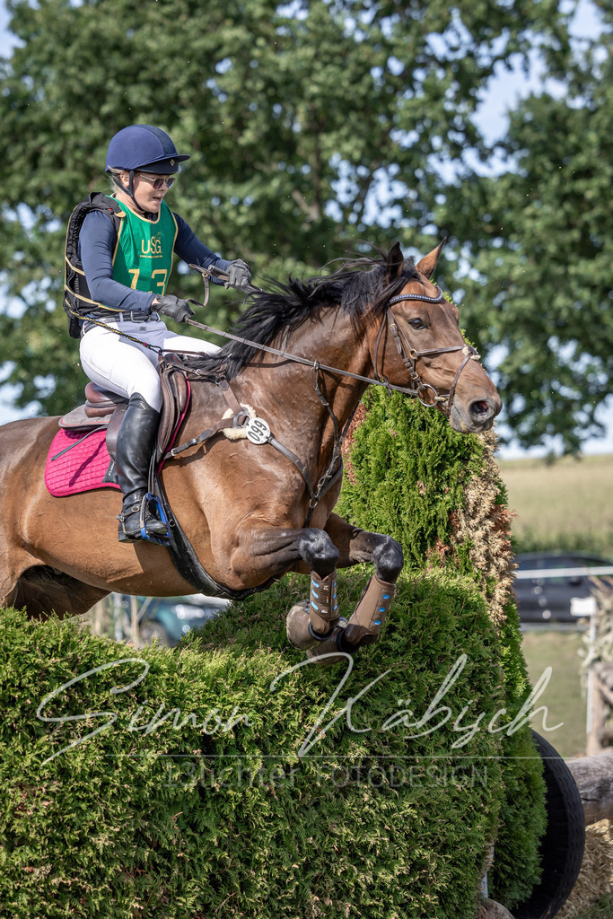 20250907-_3LI1452 | Tierfotografie Pferde, Hunde, Katzen, Haustiere.
Turnierfotografie Reitturniere, Reiten, Springreiten, Dressur in Hanau, dem Main-Kinzig-Kreis und dem Rhein-Main- Gebiet um Frankfurt