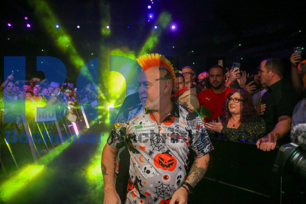  29.10.2023 - 
 | Sebastian Sendlak / Bochumer Nachrichtendienst (BOND) - PDC European Darts Championship: Viertelfinale {Persons shown} - Realisiert mit Pictrs.com