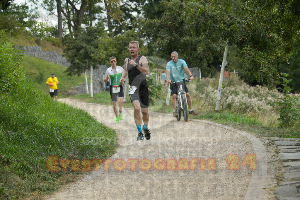 250824_1402_EX1_4764 | Sportfotografie im Rhein-Sieg Kreis, Köln, Bonn, NRW, Rheinland Pfalz, Hessen, etc. Unser Tätigkeitsfeld umfasst den Laufsport vom Volkslauf über den Marathon, Duathlon, Triathon bis zum Ultralauf wie Kölnpfad Ultra oder Schindertrail.