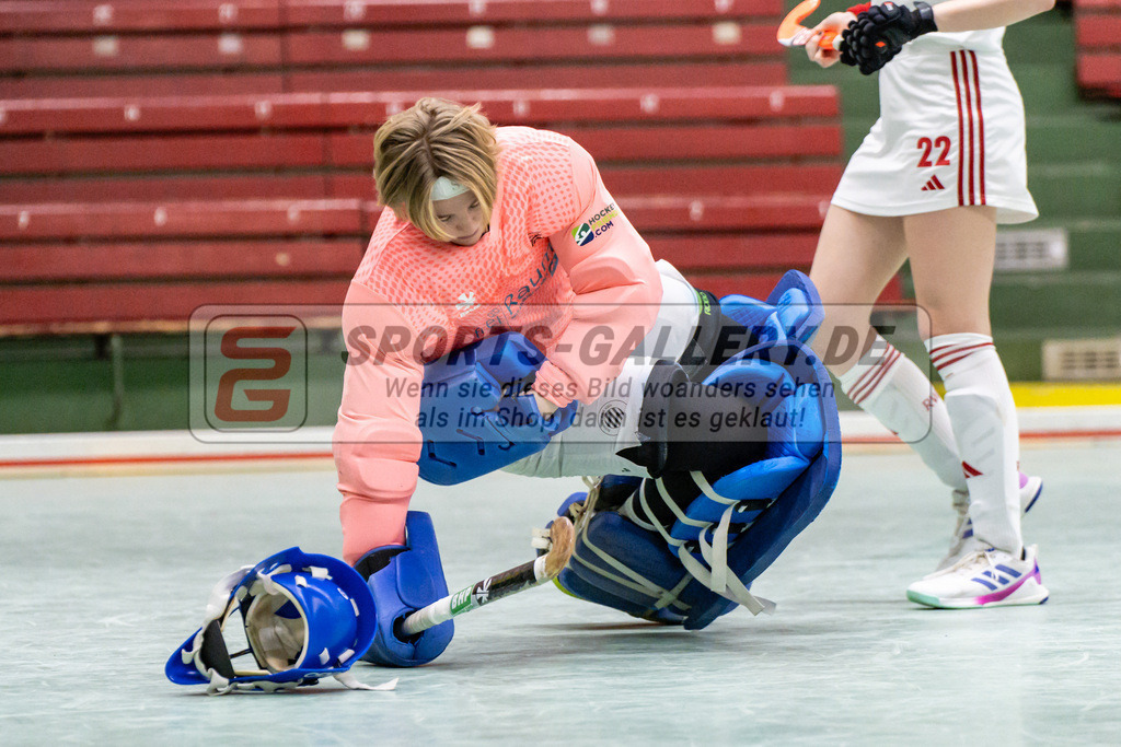 SFE_20250112_0093 | Köln, Deutschland, 12.01.2025:  ßHockey 1. Bundesliga Damen Rot-Weiss Köln - Schwarz-Weiß Köln im KTHC Stadion Rot-Weiss Köln Tennis and Hockey Club am 12.01.2025 in Köln, Deutschland. (Foto von Stephan Fehrmann)Köln, Germany, 12.01.2025: ßHockey 1. Bundesliga Damen Rot-Weiss Köln - Schwarz-Weiß Köln in KTHC Stadion Rot-Weiss Köln Tennis and Hockey Club at 12.01.2025 in Köln, Deutschland. (Foto from Stephan Fehrmann)