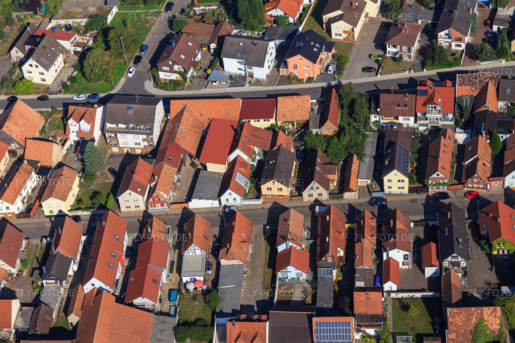 Luftbild: Juststraße und Rheinstraße aus Süden in Kandel im Bundesland Rheinland-Pfalz in Deutschland. Foto: IMG_094977.jpg vom 24.09.2016 durch Werner Riehm/FLY-FOTO.de