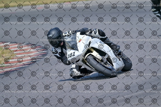 25bt04-1729 | markuskiefer.com - Realisiert mit Pictrs.com